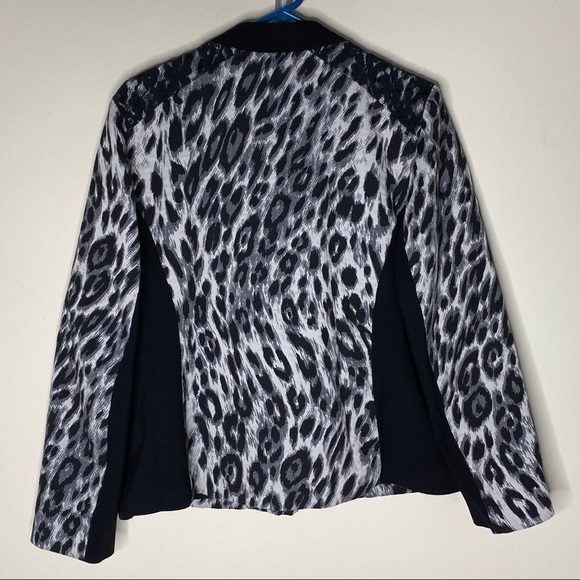 Chico's Animal Print Full Zip Jacket Lace Shoulder - Picture 7 of 7
